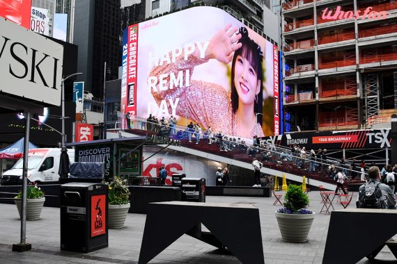체리블렛 레미, 美 타임스퀘어 전광판 장식…'글로벌 팬' 이목 집중