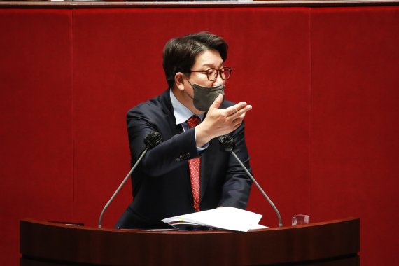 尹·국힘, 헌재 가처분 신청·국민투표 카드로 정국반전 시도