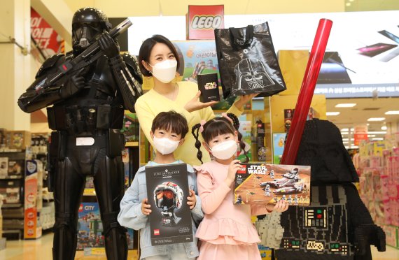 '2022 스타워즈 데이 캠페인'. .신세계 제공. 뉴스1