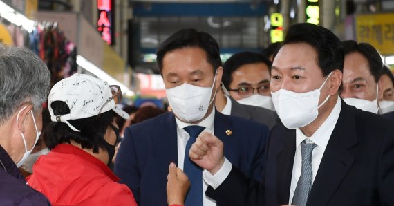 '병사월급 200만원 시대' 어렵다…윤희숙 전 의원, 공약 미룰 것 조언