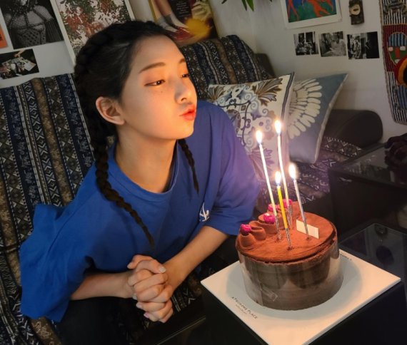 싸이더스 스튜디오 엑스의 가상인간 '로지'. (사진=로지 인스타그램 캡처) *재판매 및 DB 금지