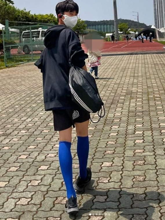 [서울=뉴시스] 안정환·이혜원 아들 안리환. 2022.05.01. (사진= 이혜원 인스타그램 캡쳐) photo@newsis.com*재판매 및 DB 금지