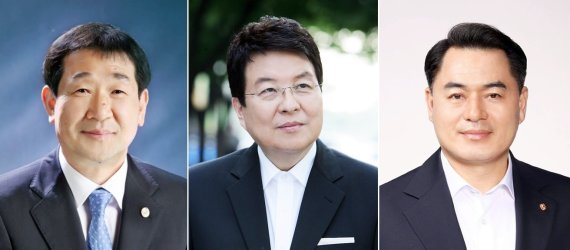 증평군수 선거 후보. 왼쪽부터 더불어민주당 이재영, 국민의힘 송기윤, 무소속 윤해명.© 뉴스1