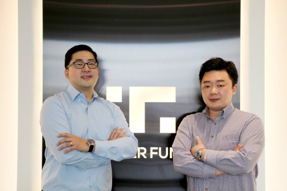 이영로 리퍼블릭 아시아 대표(왼쪽)과 박세진 투게더앱스 대표.