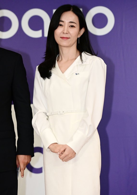 정혜전 IHQ 상무가 3일 오후 서울 중구 롯데호텔 서울에서 열린 IHQ의 신규 모바일 OTT '바바요' 론칭 기념 기자간담회에서 포토타임을 갖고 있다. 2022.5.3/뉴스1 © News1 김진환 기자