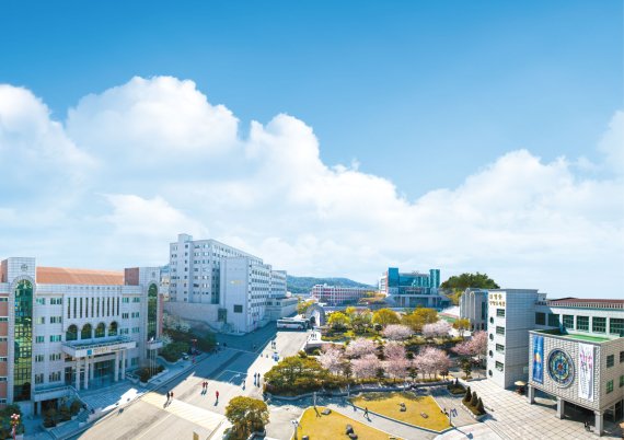 대구과학대가 교육부와 한국연구재단이 주관하는 '3단계 산학연협력 선도전문대학 육성사업' 중 '수요맞춤성장형'에 선정됐다. 사진=대구과학대 제공