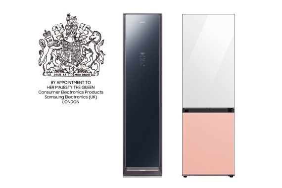 영국 왕실로부터 '퀸 로열 워런트' 인증을 받은 삼성 에어드레서와 비스포크 냉장고. 삼성전자 제공