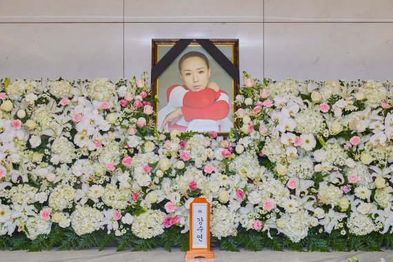 故강수연 유작 연상호 감독 ”그녀의 연기는 현재진행형”