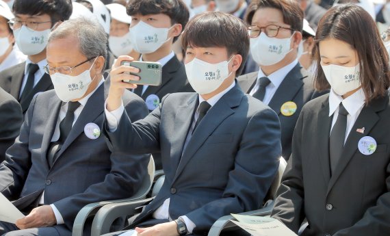 이준석 "윤형선, 이재명 이길 수 있어..젊은세대 창의력 몰아달라"