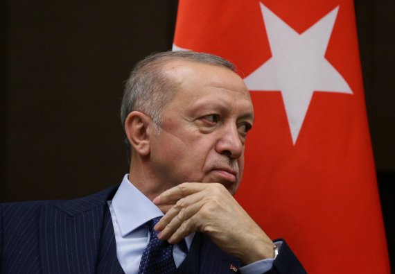 레제프 타이이프 에르도안 터키 대통령이 2021년 9월29일 러시아 소치에서 블라디미르 푸틴 러시아 대통령과 회담하고 있다.AP뉴시스
