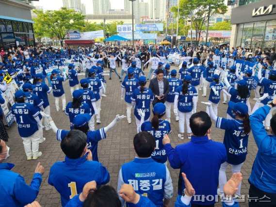 제종길 안산시장 후보 출정식…매머드급 원팀