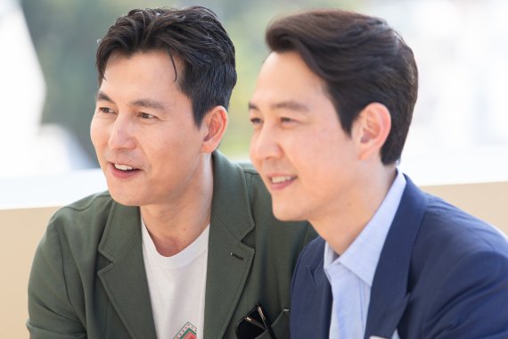 제75회 칸 국제영화제 미드나잇 스크리닝 부문에 초청된 영화 ‘헌트’의 주연 배우 정우성(왼쪽)과 감독 이정재 / 뉴스1 © News1 이준성 프리랜서기자