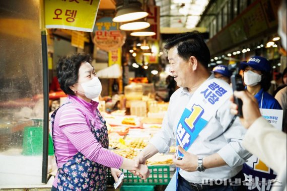 박승원 더불어민주당 광명시장 후보 민생현장 방문. 사진제공=박승원 후보 캠프