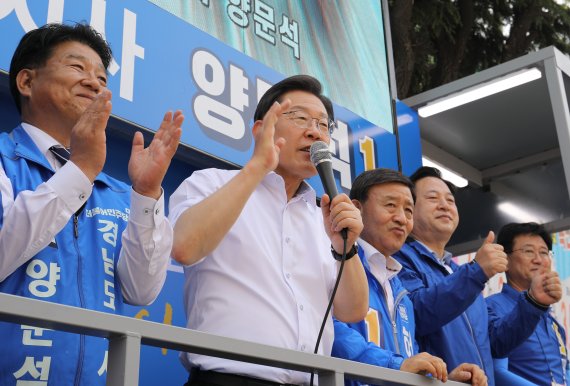 野, 지선 비상등에 이해찬 등 동원령..盧추도식 총출동