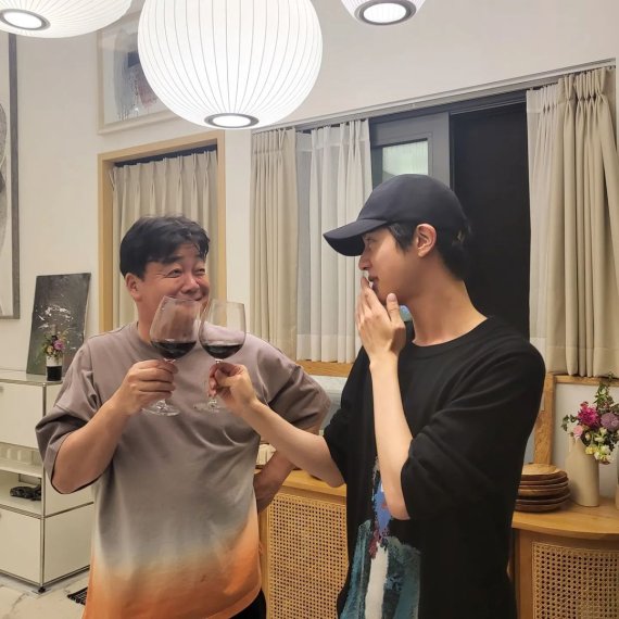 백종원(왼쪽)과 방탄소년단 진 / 진 SNS © 뉴스1