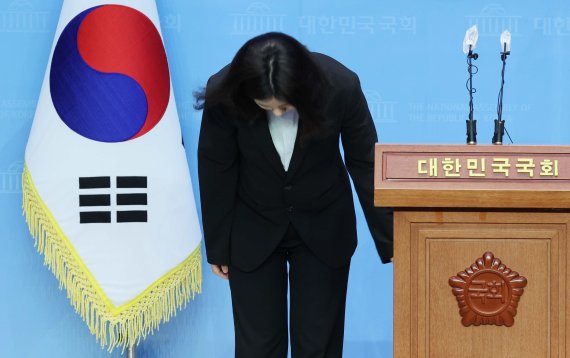 김건희보다 박지현이 더 싫어 뿔난 '개딸'들...