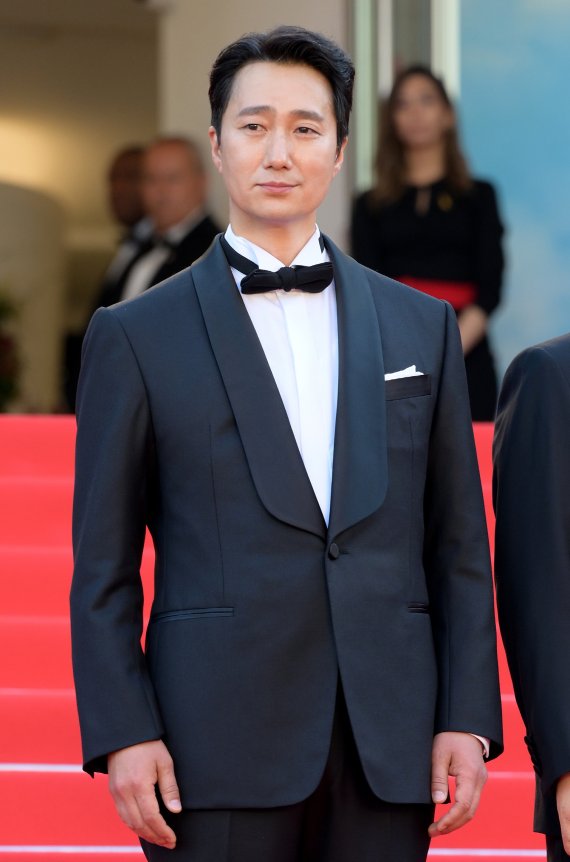 박찬욱 감독 '헤어질 결심'에 프랑스 칸 출렁? "별 다섯개" "어나더 레벨"