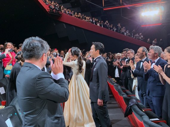 박찬욱 감독 '헤어질 결심'에 프랑스 칸 출렁? "별 다섯개" "어나더 레벨"