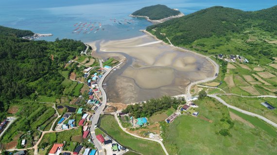 한국관광공사 주관 '2022년 안심관광지'로 선정된 완도 청산도 슬로길 전경.사진=전남도 제공