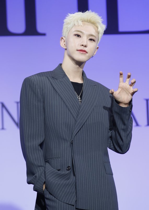 그룹 세븐틴(SEVENTEEN) 호시가 27일 오전 서울 여의도 콘래드 호텔에서 진행된 정규 4집 '페이스 더 선(Face the Sun)' 발매 기념 글로벌 기자간담회에서 포즈를 취하고 있다. 2022.5.27/뉴스1 © News1 권현진 기자