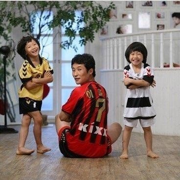 이을용과 첫쨰 아들 이태석(왼쪽). (이태석 제공) © 뉴스1