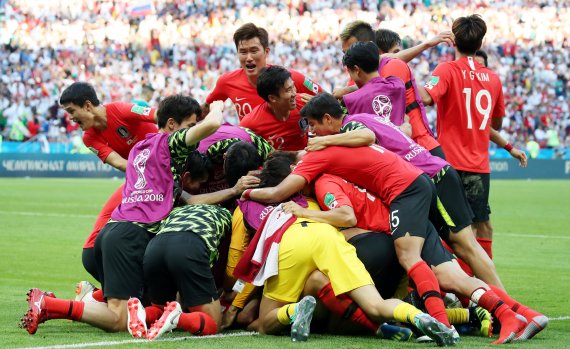 월드컵에서 독일을 상대로 승리한 한국 축구대표팀2018.6.27/뉴스1 © News1 DB