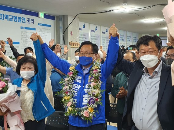 6·1지선 전북 완주군수에 당선된 유희태 민주당 후보(68).© 뉴스1