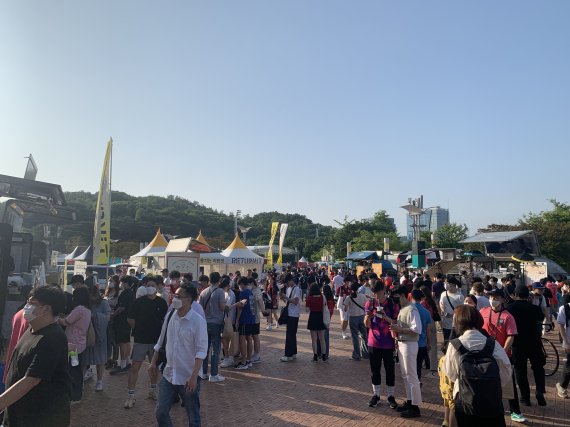[서울=뉴시스]브라질전을 찾은 축구 팬들. (사진=안경남 기자)