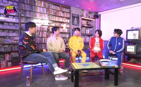 G마켓 글로벌샵이 공식 유튜브 채널 '인싸오빠'를 통해 K팝 인기 아이돌이 총출동하는 웹 예능 콘텐츠 'X: 신세계'를 공개했다. G마켓 제공