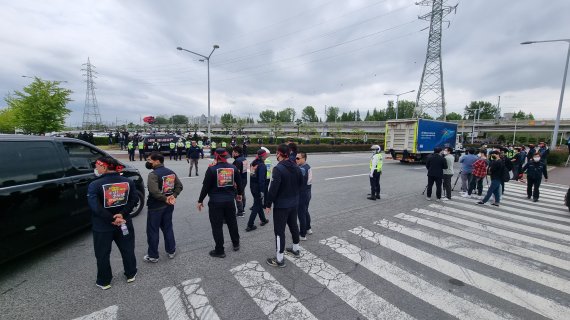 화물연대 파업에 현대차 울산공장 결국 생산 차질