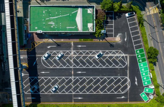 [서울=뉴시스] 서울 송파구 신천유수지 공영주차장에 'ㅅ(시옷)' 자형 주차장(사선 주차장) 54면이 마련돼 있다. (사진=서울시 제공) 2022.06.13. photo@newsis.com *재판매 및 DB 금지