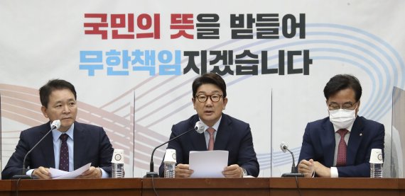 국회법 개정안, 정치권 새 뇌관으로.. 與 "정부완박법" vs 野 "국회 패싱 방지"