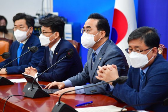 국회법 개정안, 정치권 새 뇌관으로.. 與 "정부완박법" vs 野 "국회 패싱 방지"