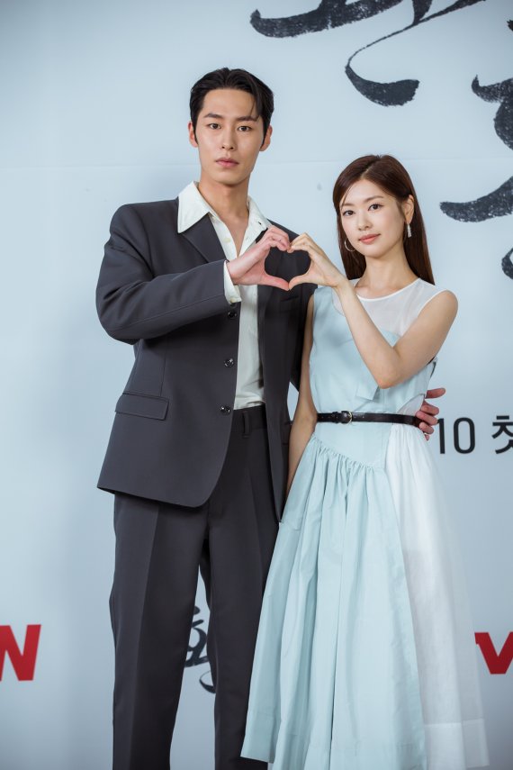 배우 이재욱(왼쪽) 정소민 / 사진제공=tvN © 뉴스1