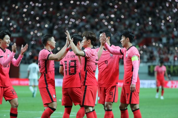 한국축구, 이집트에 4-1 대승.. 6월 A매치 2승1무1패