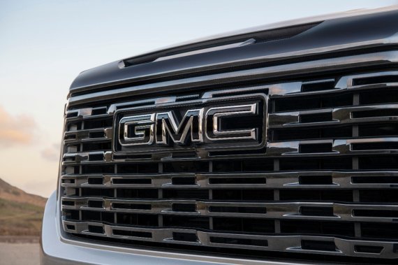 프리미엄 픽업·스포츠유틸리티차(SUV) 전문 브랜드 'GMC' 로고. 한국GM 제공