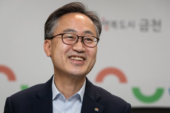 유성훈 서울 금천구청장이 14일 금천구청에서 뉴스1과 인터뷰하고 있다. 2022.6.14/뉴스1 © News1 유승관 기자