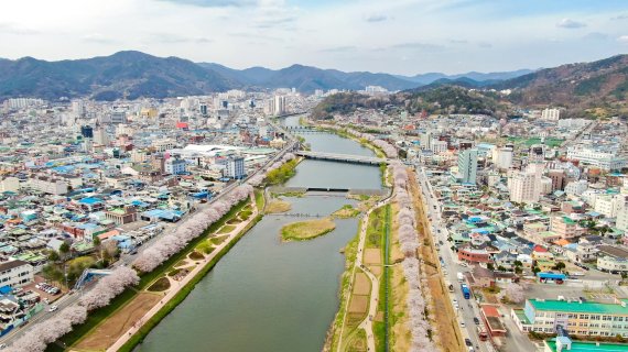 순천시 도심 속 동천. 순천시 제공 *재판매 및 DB 금지