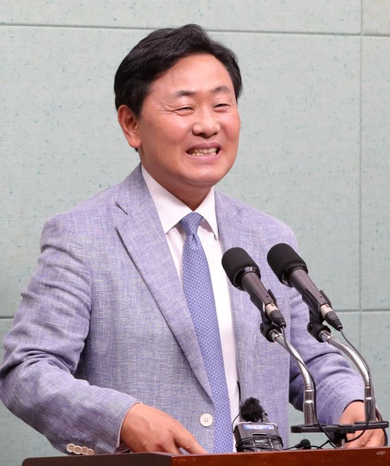 김관영 더불어민주당 전북도지사 당선인이 8일 전주시 전북도의회에서 인수위원회 관련 기자회견을 하고 있다. 2022.6.8/뉴스1 © News1 유경석 기자