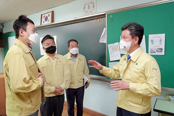 한창섭 차관, 지방공무원 9급 필기시험장 점검