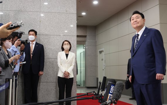 윤대통령, 경기침체 대응에 "근본 대처 방도 없다"