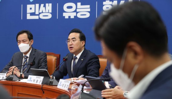 '서해 월북' 논란에 국회는 엎친 데 덮친 격.. 원 구성 입장도 평행선