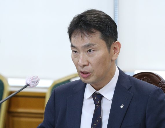 이복현 금감원장 “퍼펙트 스톰 우려 가중···시계비행 병행할 것”