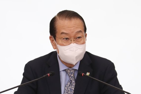 [서울=뉴시스] 고승민 기자 = 권영세 통일부 장관이 21일 서울 남북회담본부에서 출입기자단 간담회를 하고 있다. 2022.06.21. kkssmm99@newsis.com