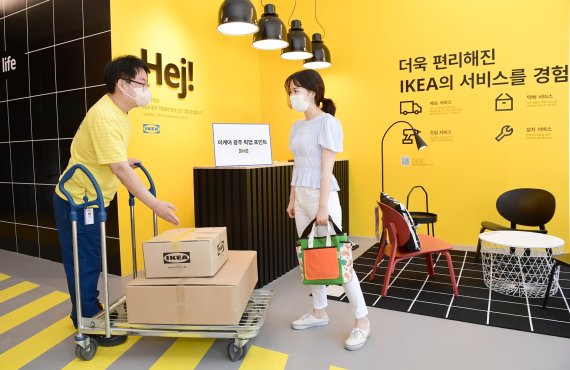 "엔데믹 왔다"… 체험형 매장 열고 고객잡기 나선 中企
