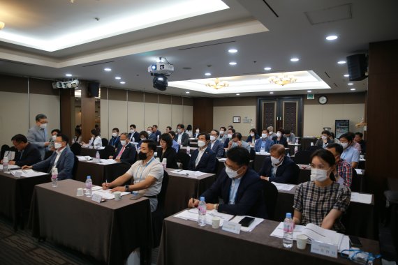 23일 대전 인터시티호텔에서 당선자들이 1일 오리엔테이션 교육을 받고 있다.(청양군 의회) © 뉴스1