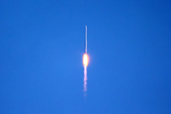 순수 국내기술로 제작된 한국형 최초 우주발사체 '누리호'(KSLV-Ⅱ)'가 21일 전남 고흥군 나로우주센터에서 발사되고 있다. 누리호는 두번째 도전 끝에 발사에 성공했으며 이로써 우리나라는 세계 7번째로 1500kg급 실용 위성을 지구 저궤도(600~800㎞)에 수송할 수 있는 능력을 확보한 국가가 됐다. 2022.6.21/뉴스1 © News1 조태형 기자