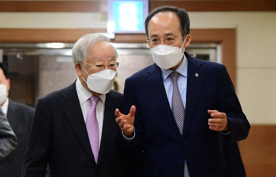 추경호 "과도한 임금인상, 고물가·갈등 우려…자제해야"