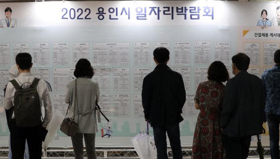 경기도 일자리 고용동향을 분석한 결과, 5월 기준 취업자는 773만7000여명으로 전년 동월 대비 7.8%(55만9000여명) 늘어난 것으로 나타났다./뉴스1 © News1 박세연 기자