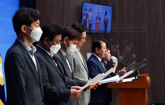 김병주 더불어민주당 서해 공무원 피살 사건 TF 단장이 29일 오전 서울 여의도 국회 소통관에서 기자회견을 하고 있다. (공동취재) 2022.6.29/뉴스1 © News1 이재명 기자 /사진=뉴스1